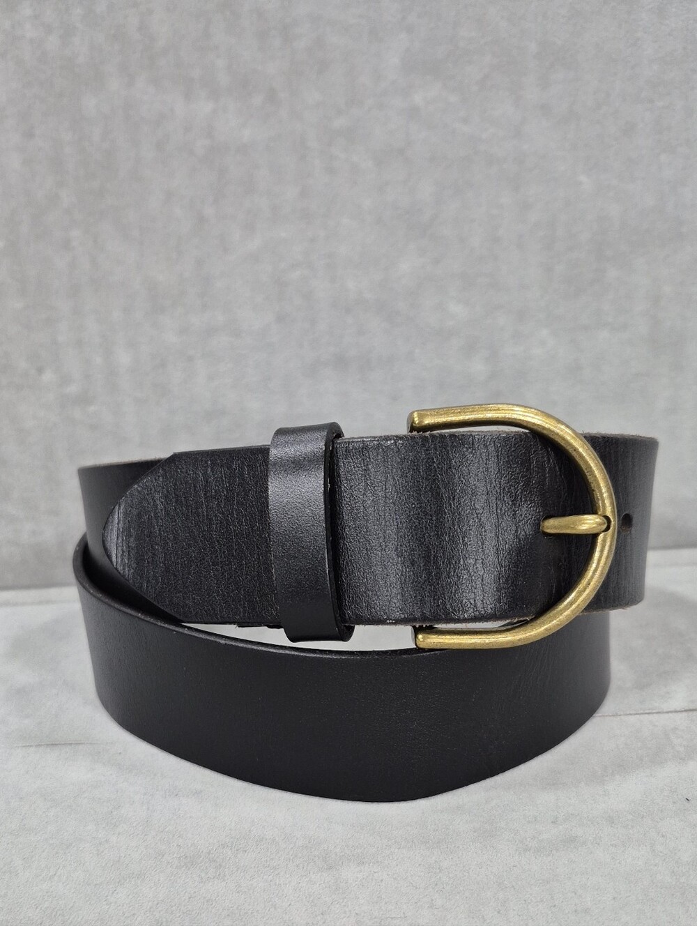 American Eagle Outfitters belt women's small black leather brass buckle